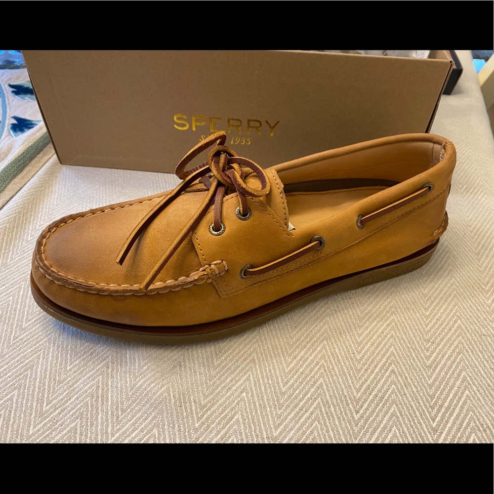 Tan, Gold Cup Sperry boat shoes